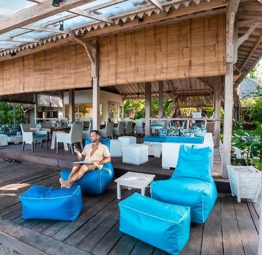 Cili Emas Oceanside Resort 3*