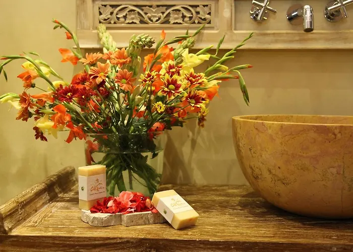 Cili Emas Oceanside Resort