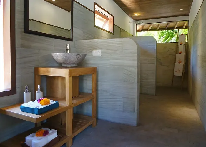 Cili Emas Oceanside Resort 3*