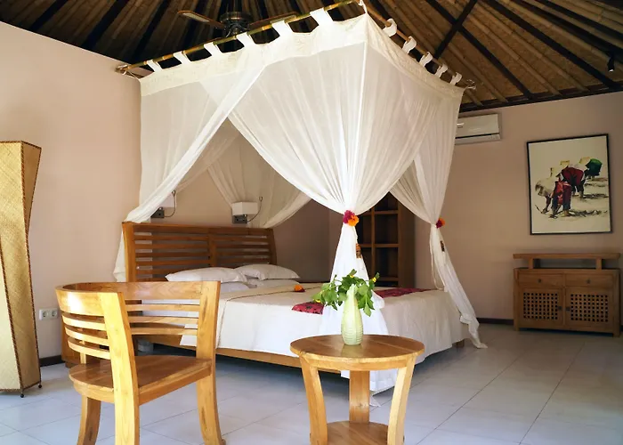 Cili Emas Oceanside Resort 3*