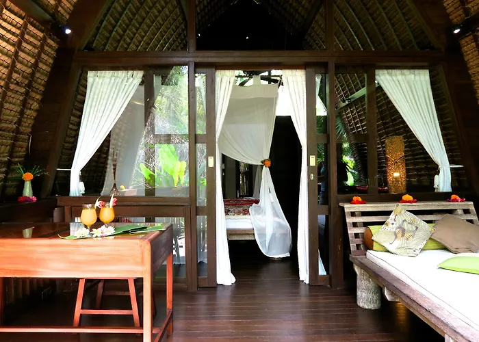 Cili Emas Oceanside Resort
