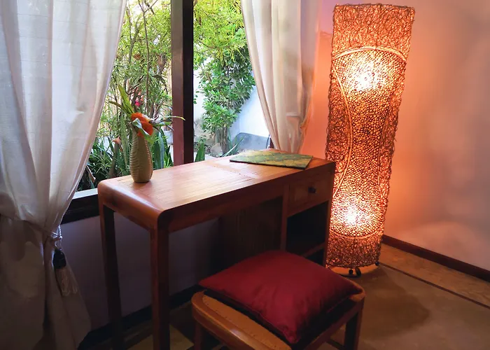 Cili Emas Oceanside