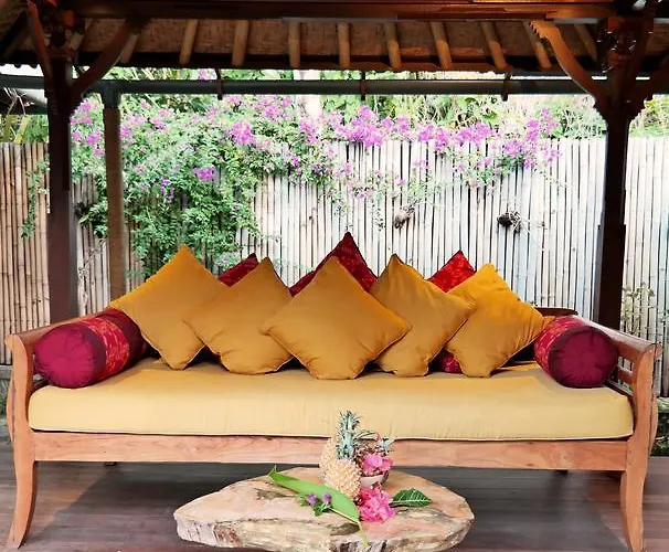 Cili Emas Oceanside Resort