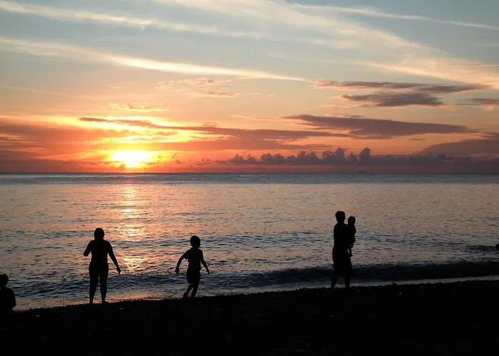Resort Cili Emas Oceanside 3*
