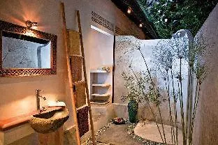 Cili Emas Oceanside