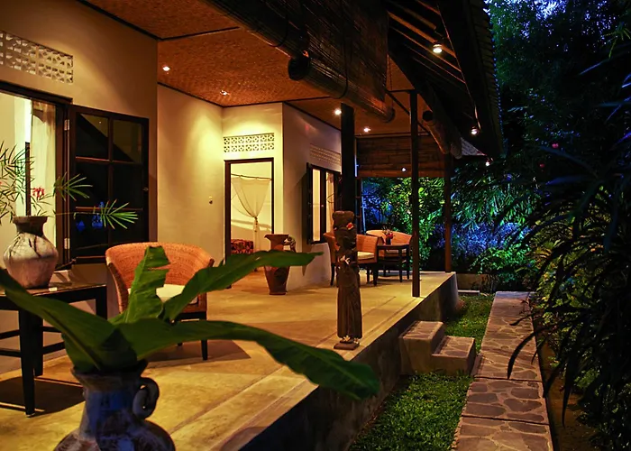 Cili Emas Oceanside Resort 3*